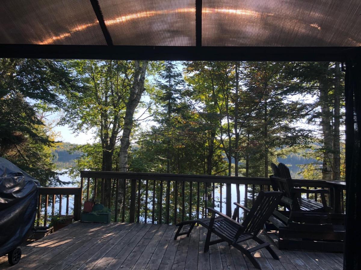Chalet "Ici Et Maintenant, Sur Le Lac" Sainte-Marguerite-du-Lac-Masson Экстерьер фото
