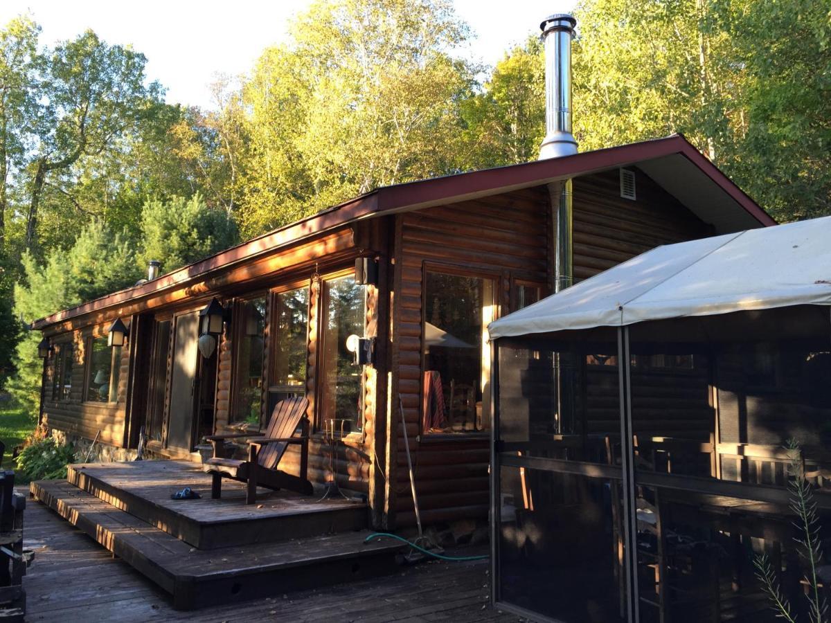 Chalet "Ici Et Maintenant, Sur Le Lac" Sainte-Marguerite-du-Lac-Masson Экстерьер фото